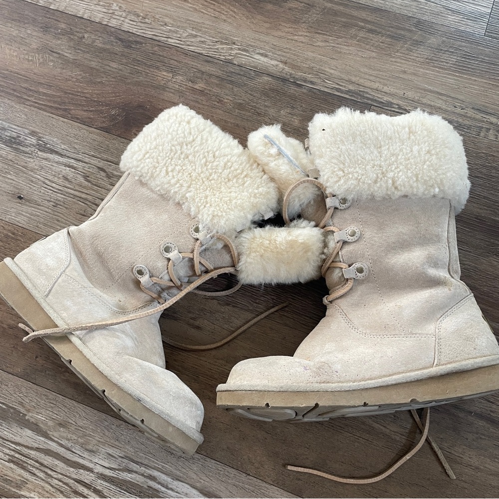 Uggs Montclair lace up boots 6 - Picture 6 of 13